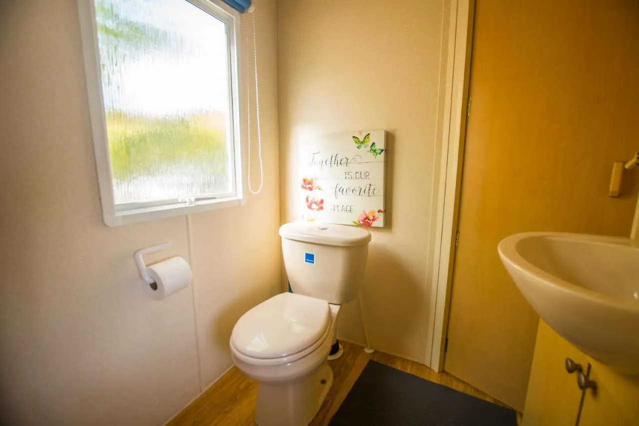 Campsite Waterfront 2 Bedroom Mobilhome Quarter of Orleans