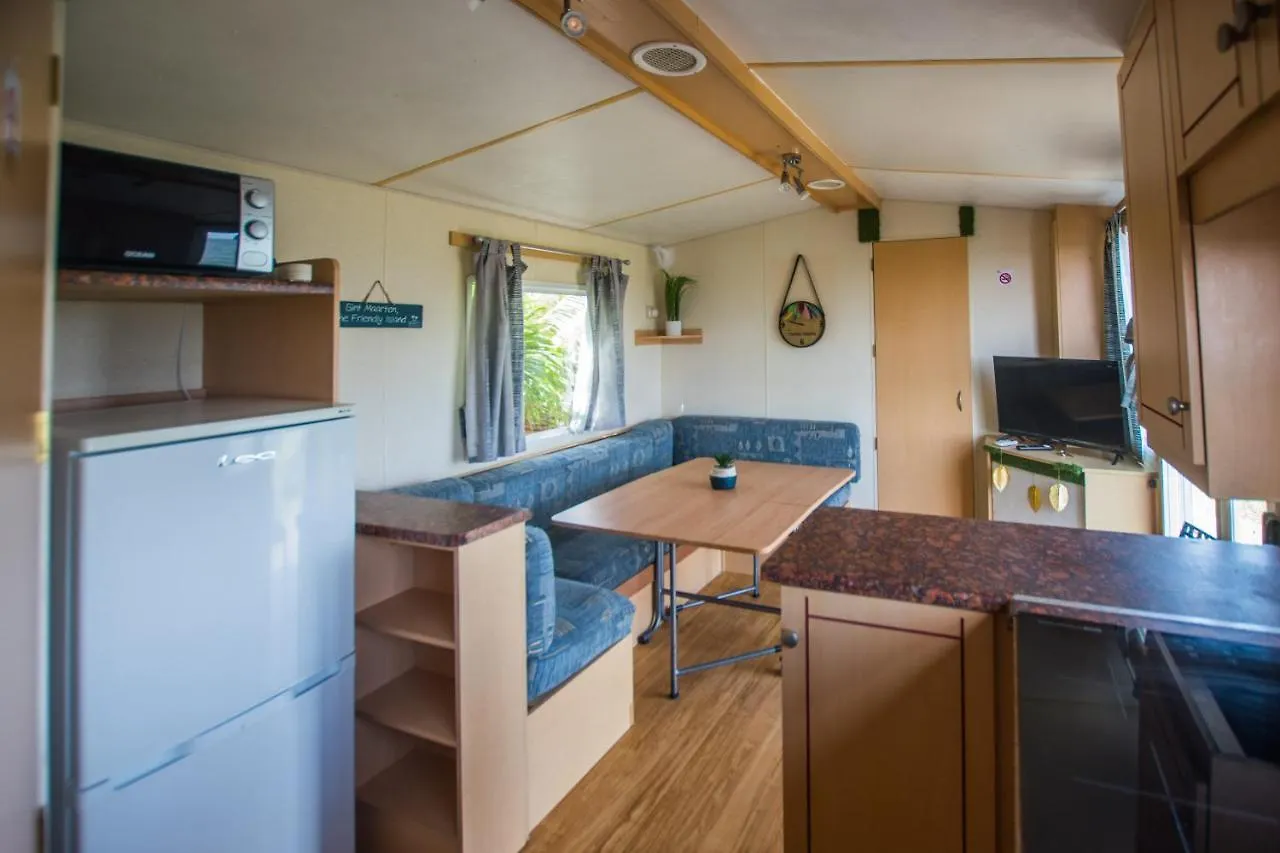 Campsite Waterfront 2 Bedroom Mobilhome Quarter of Orleans